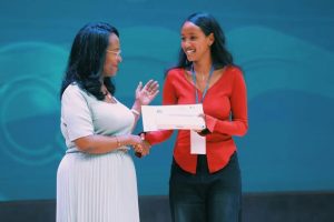 Read more about the article ከንቲባ አዳነች አቤቤ በ2017 የትምህርት ዘመን የ12ኛ ክፍል መልቀቂያ ፈተና ከፍተኛ ውጤት ላመጡ 336 ተማሪዎች እውቅና ሰጡ