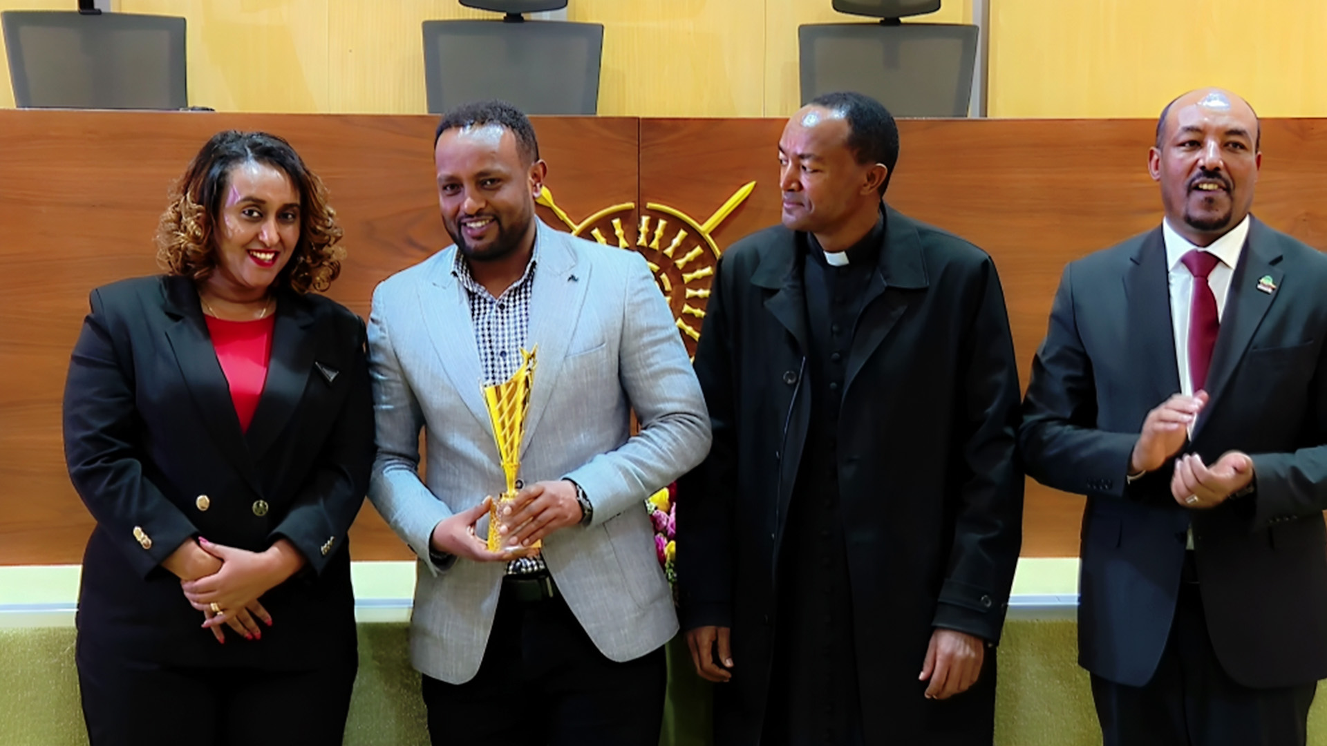 You are currently viewing አዲስ ሚዲያ ኔትዎር በኃይማኖቶች መካከል መቻቻል እና መከባበር እንዲሰፍን ብሎም አንድነት እንዲደረጅ ላበረከተው አስተዋፅዖ ዕውቅና ተበረከተለት