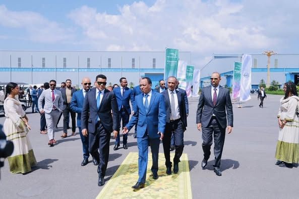 You are currently viewing ኢትዮጵያ ቀጣናዊ ትስስርን ለማፋጠን፣ የገቢና ወጪ ምርትን ለማጓጓዝ የባቡር መሰረተ ልማት ግንባታ እያስፋፋች መሆኑን የትራንስፖርት እና ሎጂስቲክስ ሚኒስትር ዓለሙ ስሜ(ዶ/ር) ገለጹ