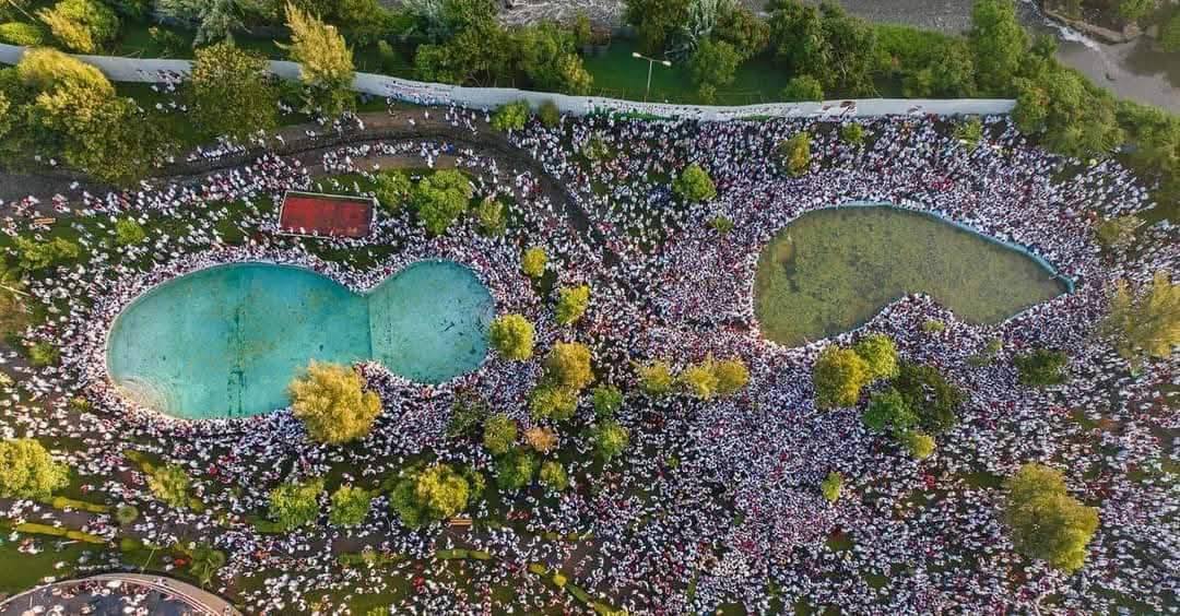 You are currently viewing የአዲስ አበባ ፖለቲካ ፓርቲዎች የጋራ ምክር ቤት ለ2018 ኢሬቻ በዓል የእንኳን አደረሳችሁ መልእክት አስተላለፈ