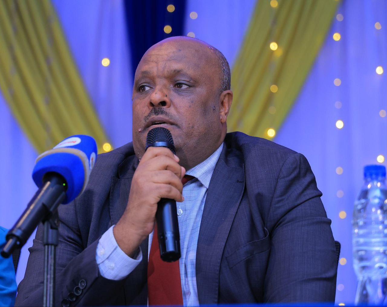 You are currently viewing ህዝቡ ለሚያነሳው የልማትና የመልካም አስተዳደር ጥያቄ ፈጣን ምላሽ እንዲያገኝ ምክር ቤቶች ድልድይ በመሆን ድርሻቸውን መወጣታቸው ተገለፀ