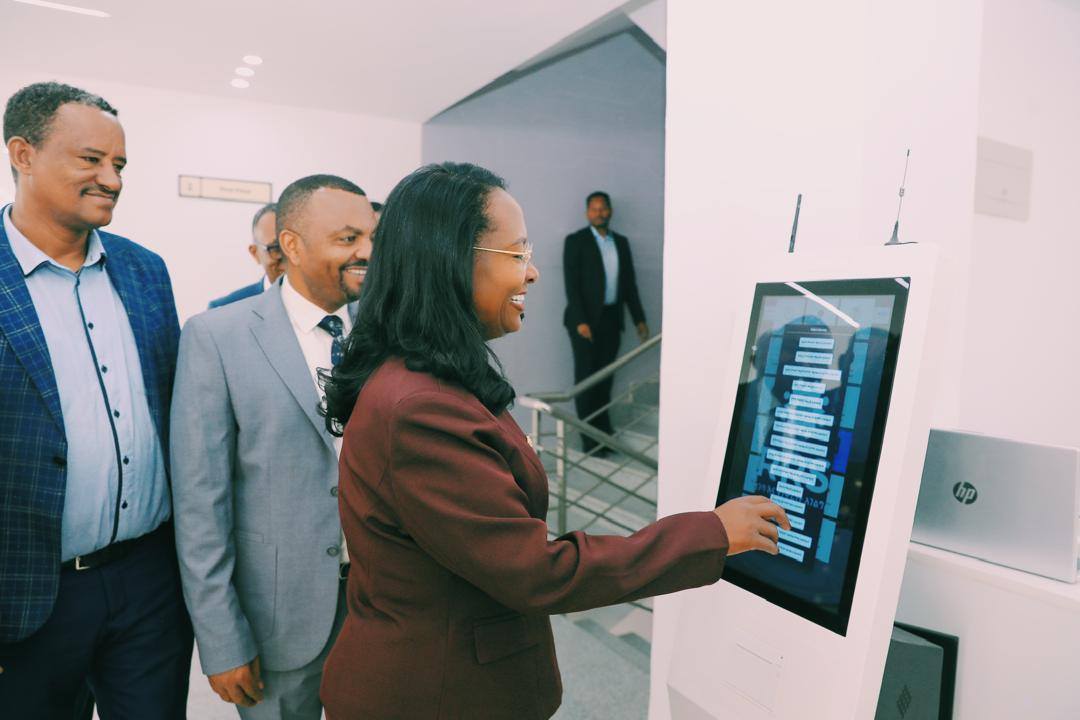 You are currently viewing ከንቲባ አዳነች አቤቤ በከተማችን የመንግሥት አገልግሎት አሰጣጥ ስርዓቱን የጠበቀ እና ቀልጣፋ ለማድረግ የጀመርነውን ስራ አጠናክረን ቀጥለናል ሲሉ ገለጹ