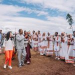 Read more about the article ጠቅላይ ሚኒስትር ዐቢይ አሕመድ (ዶ/ር) ረቡዕ በሀላባ እና ከምባታ ዞኖች የነበረንን የሞዴል የገጠር መንደሮች ርክክብ ሥነሥርዓት በመቀጠል ዛሬ ደግሞ በሀዲያ እና ስልጤ ዞኖች የተገነቡትን አስረክበናል ሲሉ ገለጹ