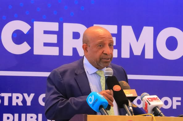 You are currently viewing ከፍተኛ የትምህርት ተቋማት ተወዳዳሪነታቸውንና ተመራጭነታቸውን ማሳደግ እንደሚኖርባቸው ፕሮፌሰር ብርሃኑ ነጋ አስገነዘቡ