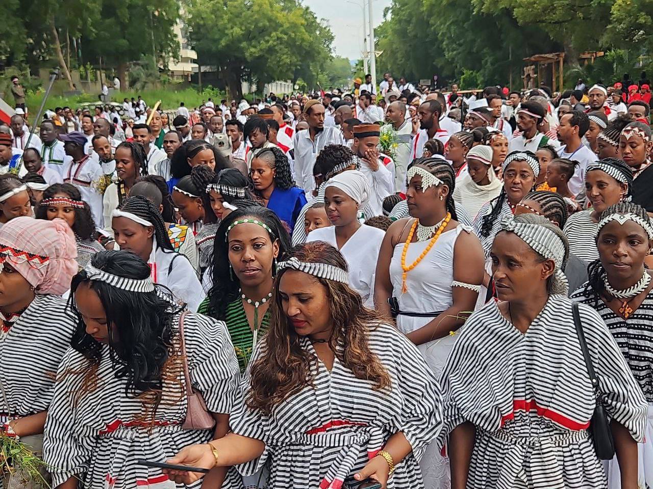 You are currently viewing ‎የመልካ ባሮ ኢሬቻ በዓል በጋምቤላ ከተማ ለአምስተኛ ጊዜ በተለያዩ ባህላዊ ክዋኔዎች እየተከበረ ይገኛል