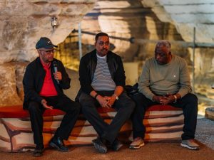 Read more about the article ሰላማችንን ጠብቀን እየተቻቻልን ከሄድን ብሩህ የወደፊት ዕድል አለን – ሌተናል ጀነራል ፃድቃን ገብረትንሳኤ