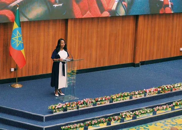 You are currently viewing ከንቲባ አዳነች አቤቤ ዛሬ ያስመረቁት ባለ 15 ወለል ዘመናዊ የሲኒማ ማዕከል በአይነቱ ልዩና ለኪነጥበብ እድገት አዲስ ምዕራፍ ከፋች መሆኑን አበሰሩ