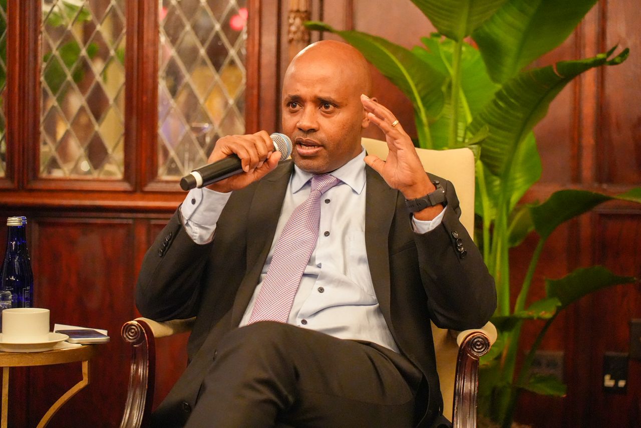 You are currently viewing የኢትዮጵያ ብሔራዊ ባንክ ገዥ ኢዮብ ተካልኝ (ዶ/ር) በIMF እና ዓለም ባንክ ዓመታዊ ስብሰባዎች ላይ ከተገኙ ዓለም አቀፍ ባለሀብቶች ጋር ተወያዩ