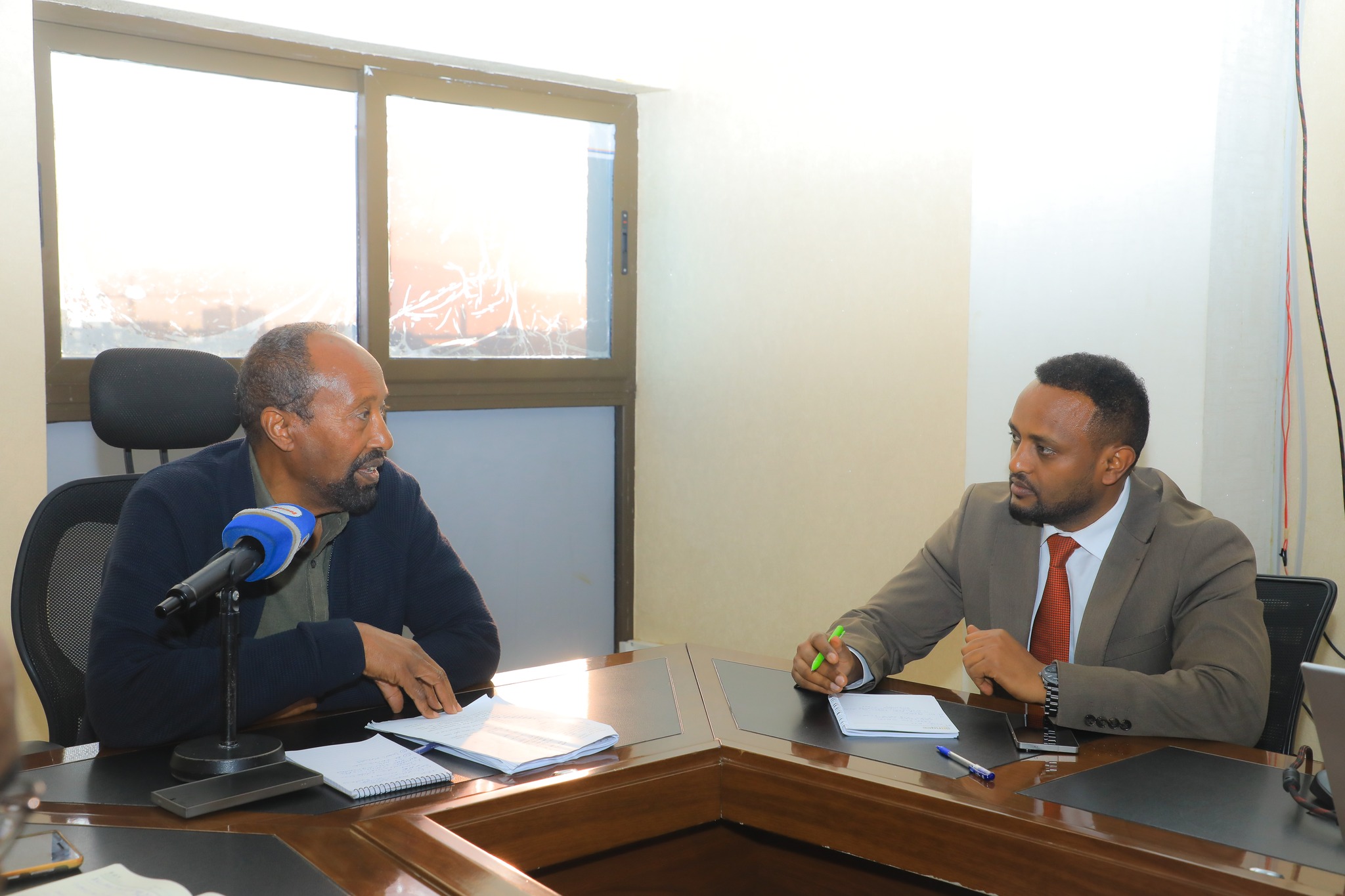 You are currently viewing አዲስ ሚዲያ ኔትዎርክ በየይዘት ስራዎቹ ከአገልግሎት አሰጣጥ ጋር ተያይዘዉ የሚነሱ የመልካም አስተዳደር ችግሮችን እና ቅሬታዎችን ለመቅረፍ የጀመረውን ስራ አጠናክሮ እንደሚቀጥል ዋና ሥራ አስፈፃሚው አቶ ካሳሁን ጎንፋ ገለጹ