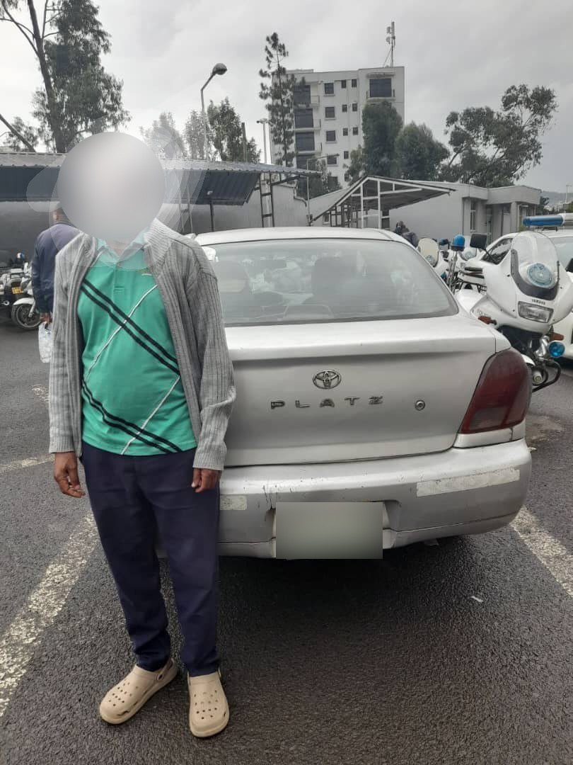 You are currently viewing በከተማዋ መኪና በማቆም ሽንት የሚሸኑ ግለሰቦች ከድርጊታቸው እንዲቆጠቡ ባለስልጣኑ አስጠነቀቀ