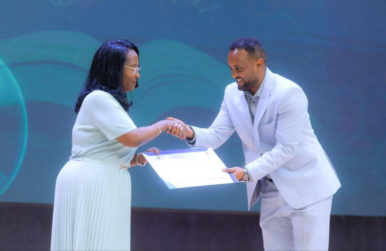 አዲስ ሚዲያ ኔትዎርክ በትምህርት ዘርፉ ላበረከተው አስተዋፅኦ በከተማ አስተዳደሩ ልዩ ተሸላሚ ሆነ