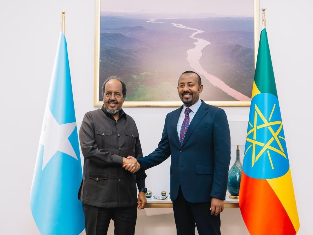 You are currently viewing ጠቅላይ ሚኒስትር ዐቢይ አሕመድ (ዶ/ር) ከሶማሊያ ፕሬዝዳንት ሀሰን ሼክ መሃሙድ ጋር ተወያዩ