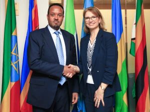 Read more about the article የኢትዮጵያ የማዕከሉ አባል መሆን ምቹ የኢንቨስትመንት ምህዳር የመፍጠር ስራን የበለጠ እንደሚያጠናክር የገንዘብ ሚኒስትር አህመድ ሽዴ ገለጹ