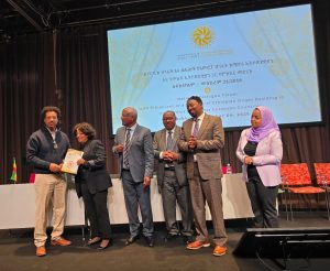 Read more about the article ኮሚሽኑ ከስቶክሆልም መድረክ ተሳታፊዎች አጀንዳዎችን ተረከበ