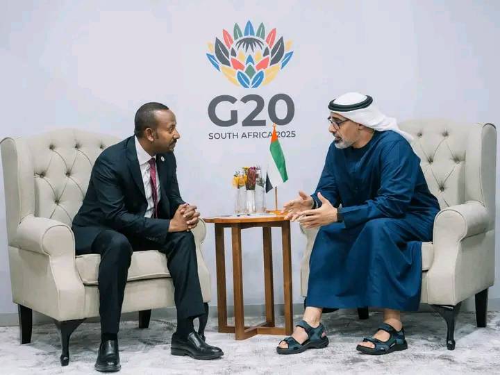 You are currently viewing ጠቅላይ ሚኒስትር ዐቢይ አሕመድ( ዶ/ር) ከአቡዳቢ ልዑል አልጋ ወራሽ ሼክ ካሌድ ቢን መሃሙድ ቢን ዛይድ አልናህያን ጋር ተወያዩ