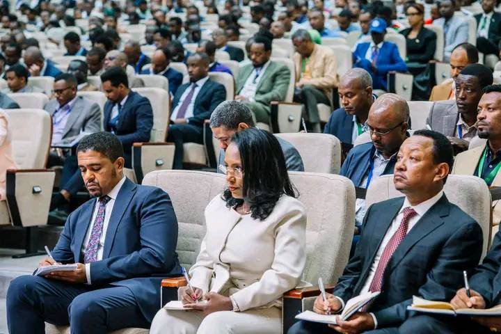 You are currently viewing ከንቲባ አዳነች አቤቤ ለብልፅግና ፓርቲ ከፍተኛ አመራሮች ሲሰጥ የነበረዉ ስልጠና የፓርቲዉ ፕሬዚዳንት እና ጠቅላይ ሚኒስትር ዶ/ር ዐቢይ አሕመድ በሰጡት ማጠቃለያ እና የስራ መመሪያ ዛሬ መጠናቀቁን ገለጹ