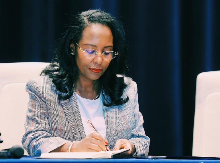 ጠቅላይ ሚኒስትር ዐቢይ አሕመድ (ዶ/ር) ባስቀመጡት ዋና ዋና ግቦች መሰረት የአዲስ አበባ ከተማ አስተዳደር አመራሮች ወደ እቅድ በመቀየር በዉጤታማነት ለመተግበር ያቀዷቸዉ የዋና ዋና ግቦች የትኩረት ማዕከላት የትኞቹ ናቸዉ?