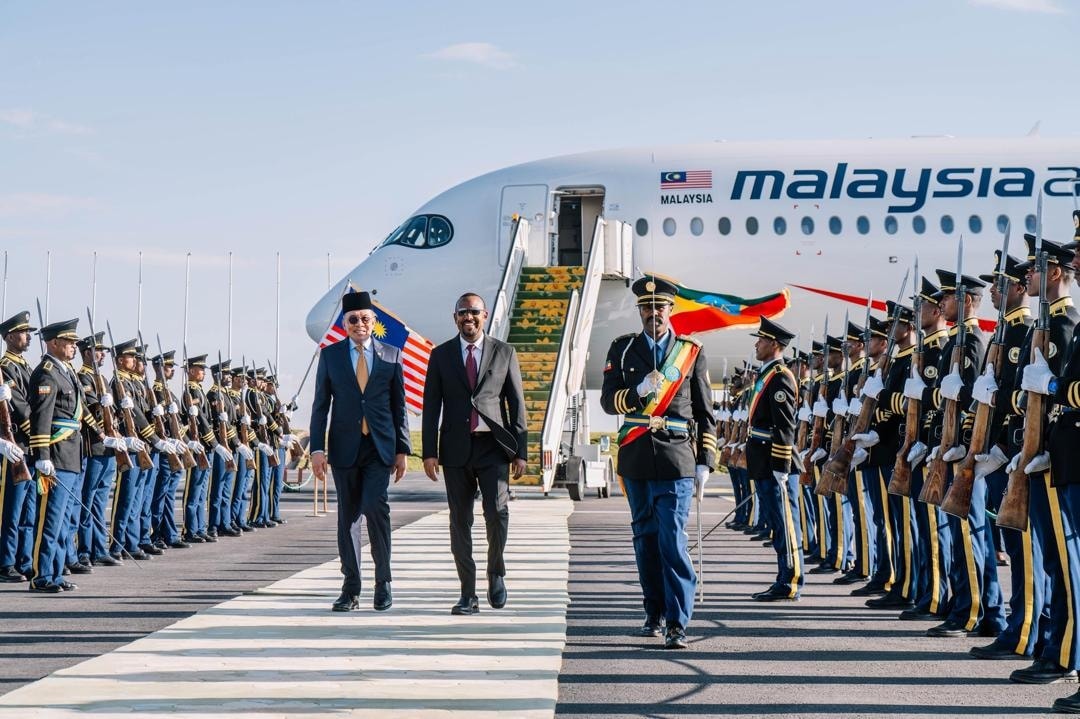 You are currently viewing ጠቅላይ ሚኒስትር ዐቢይ አሕመድ የማሌዢያዉ ጠቅላይ ሚኒስትር ለሶስት ቀናት ይፋዊ ጉብኝት ኢትዮጵያ መምጣታቸዉን ገለጹ