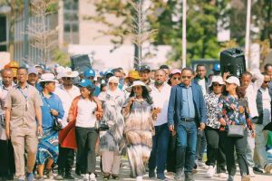 Read more about the article በመስክ ጉብኝቱ የተገኙት በርካታ ስኬቶች በምናብ ከፍታ፣ በአመራር ትጋትና በህዝቡ ሁለንተናዊ ተሳትፎ የኢትዮጵያ ብልጽግና አይቀሬነት ማሳያ መሰረቶች መሆናቸዉን ከንቲባ አዳነች አቤቤ ገለጹ