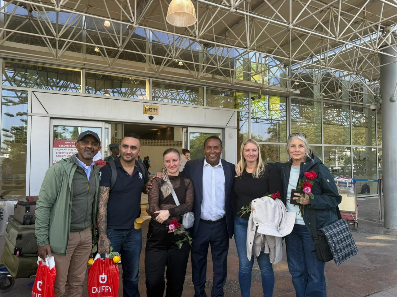 You are currently viewing ከአንገት በላይ ስፔሻሊስት ሐኪሞችን የያዘው የስዊዲን የህክምና ልዑክ አዲስ አበባ ገባ