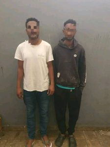 Read more about the article ጎጃም በረንዳ አካባቢ በአንድ ፎቶ ቤት ዉስጥ ሀሰተኛ ሰነድ ሲያዘጋጁ የነበሩ ተጠርጣሪዎች በቁጥጥር ስር ዋሉ