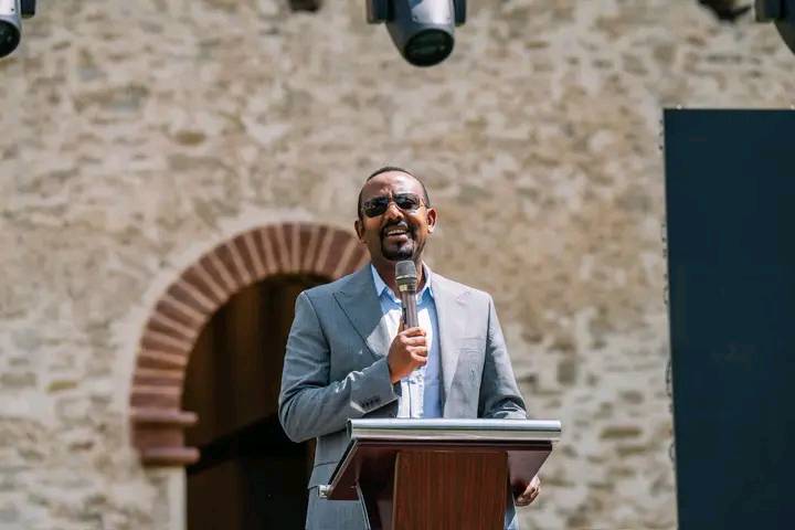 You are currently viewing ጎንደር ለዓለም አሸብራቂ ከተማ እንድትሆን በትጋት መስራት እንደሚገባ ጠቅላይ ሚኒስትር ዐቢይ አሕመድ (ዶ/ር) ገለጹ