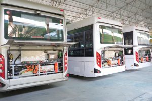 Read more about the article ምክትል ጠቅላይ ሚኒስትር ተመስገን ጥሩነህ በደብረ ብርሃን ከተማ የመኪና መገጣጠሚያ፤ የብርጭቆና የጠርሙስ ማምረቻዎችን መጎብኘታቸዉን ገለጹ