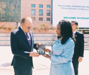 Read more about the article የማሌዢያዉ ጠቅላይ ሚኒስትር ዳቶ ሴሪ አንዋር ኢብራሂም የዓድዋ ድል መታሰቢያን ጎበኙ