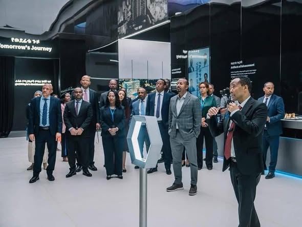 You are currently viewing ከንቲባ አዳነች አቤቤ በሰውስራሽ አስተውሎት ዘርፍ ለመሰማራት ሃሳብ እና ፍላጎት ኖሯቸዉ በተለያየ ምክንያት እድሉን ያላገኙ የከተማዋ ታዳጊዎችና ወጣቶች በተመቻቸዉ የነፃ እድል እንዲጠቀሙ ጥሪ አቀረቡ