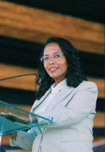 Read more about the article ከንቲባ አዳነች አቤቤ የአዲስ አበባ ፖሊስ ጠቅላይ መምሪያ ፖሊስ ኮሌጅ ለመጀመሪያ ጊዜ በራስ አቅም ያሠለጠናቸውን እጩ መኮንኖች አስመረቁ