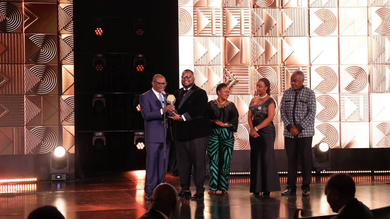 You are currently viewing የአፍሪካ ሚዲያ አዋርድ በተለያዩ ዘርፎች አሸናፊዎችን ይፋ አድርጓል