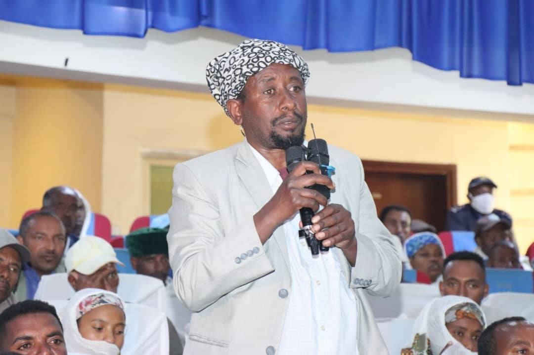 You are currently viewing የታጠቁ ኃይሎች ሀሳባቸውን ወደ አዳራሽ ይዘው እንዲመጡ መንግስት ጥረቱን እንዲቀጥል የደብረ ብርሃን ከተማ ነዋሪዎች ጠየቁ