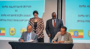 Read more about the article ምክትል ጠቅላይ ሚኒስትር ተመስገን ጥሩነህ የተደረገው ዘላቂ ሰላም ስምምነት ለክልሉ ሕዝብ የሰላም ጥያቄ ምላሽ የሰጠና አዲስ ምዕራፍ የከፈተ መሆኑን ገለጹ