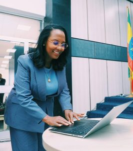 Read more about the article 106 የቀበሌ ቤቶችን ጧሪና ደጋፊ ለሌላቸው አቅመ ደካሞች፣ የአካል ጉዳተኞች እና የአገር ባለውለታዎች ለሆኑ እና እጅግ አስቸጋሪ ሁኔታ ውስጥ ለነበሩ የከተማችዋ ነዋሪዎችን በዕጣ ተላለፈ