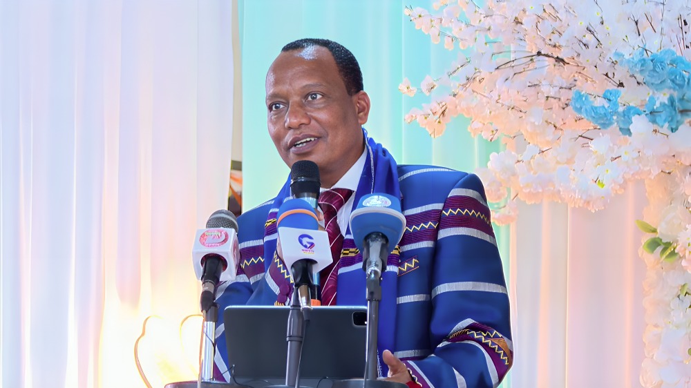 You are currently viewing ኢትዮጵያ በታላቅ ፈተና ውስጥ ሆና ያስመዘገበቻቸው ስኬቶች ከጀመረችው የብልጽግና ጉዞ የሚያስቀራት ምድራዊ ኃይል እንደሌለ ማሳያ ነው – አለሙ ስሜ (ዶ/ር)