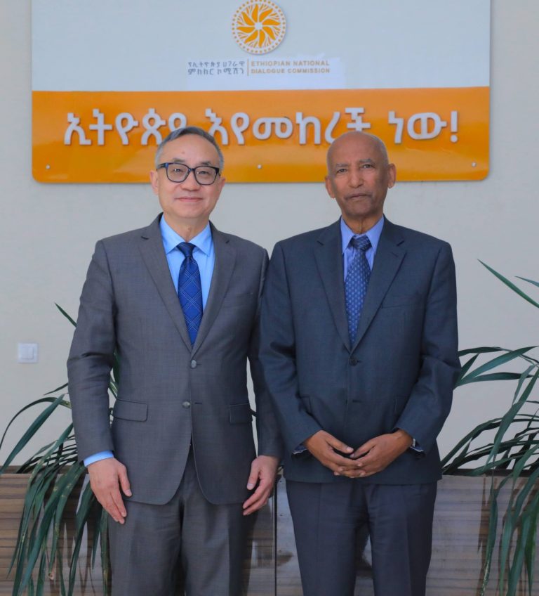 601102671_884133690974728_2545472389089350238_n