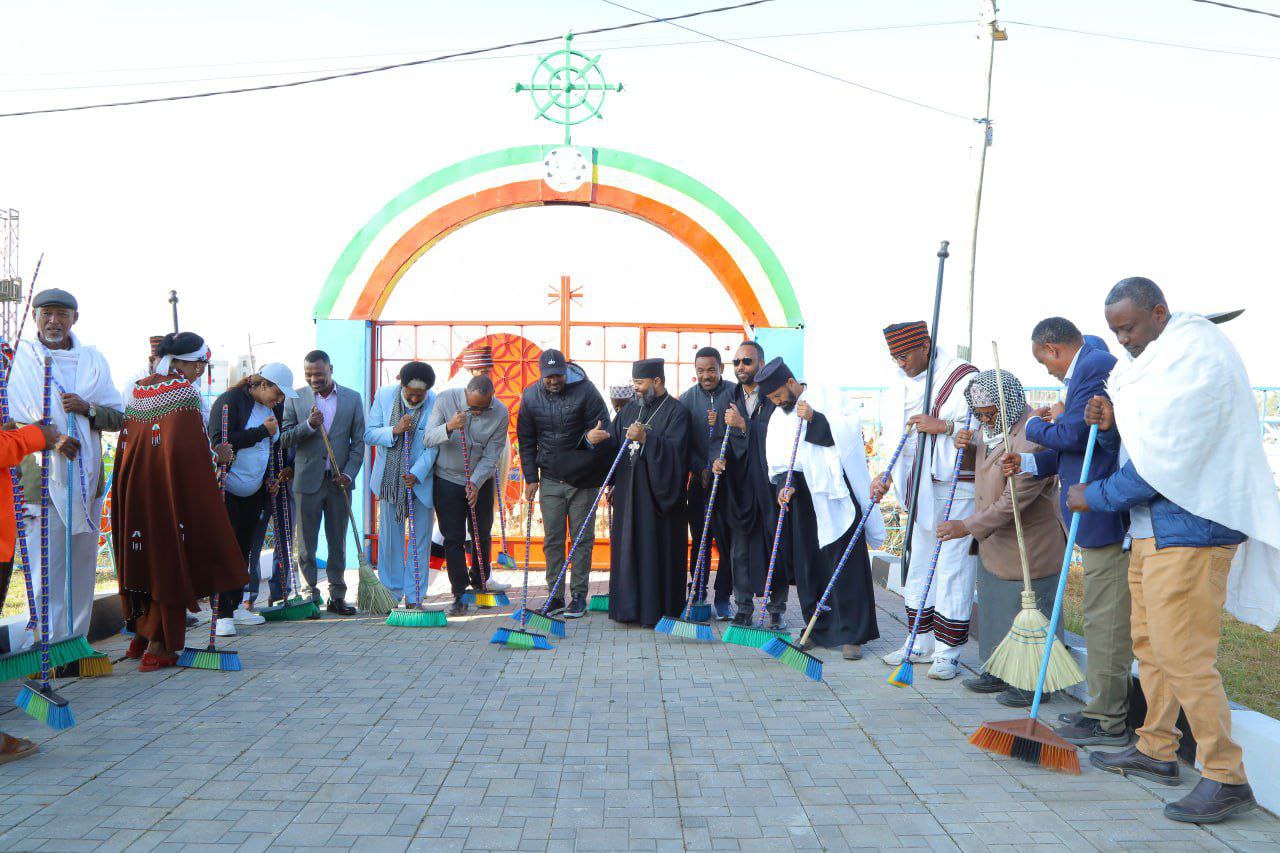 You are currently viewing የከተራ እና የጥምቀት በዓል በሚከበርበት ጃንሜዳ የፅዳት ዘመቻ ተካሄደ