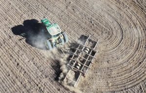 Read more about the article አረምን ለይቶ የሚያጠፋው ብልሁ ትራክተር