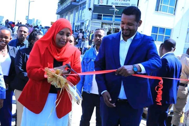 You are currently viewing የገና ባዛሮች ለሸማቾች ተመጣጣኝ ዋጋ ያለው ምርት በአንድ ቦታ እንዲያገኙ አስችለዋል