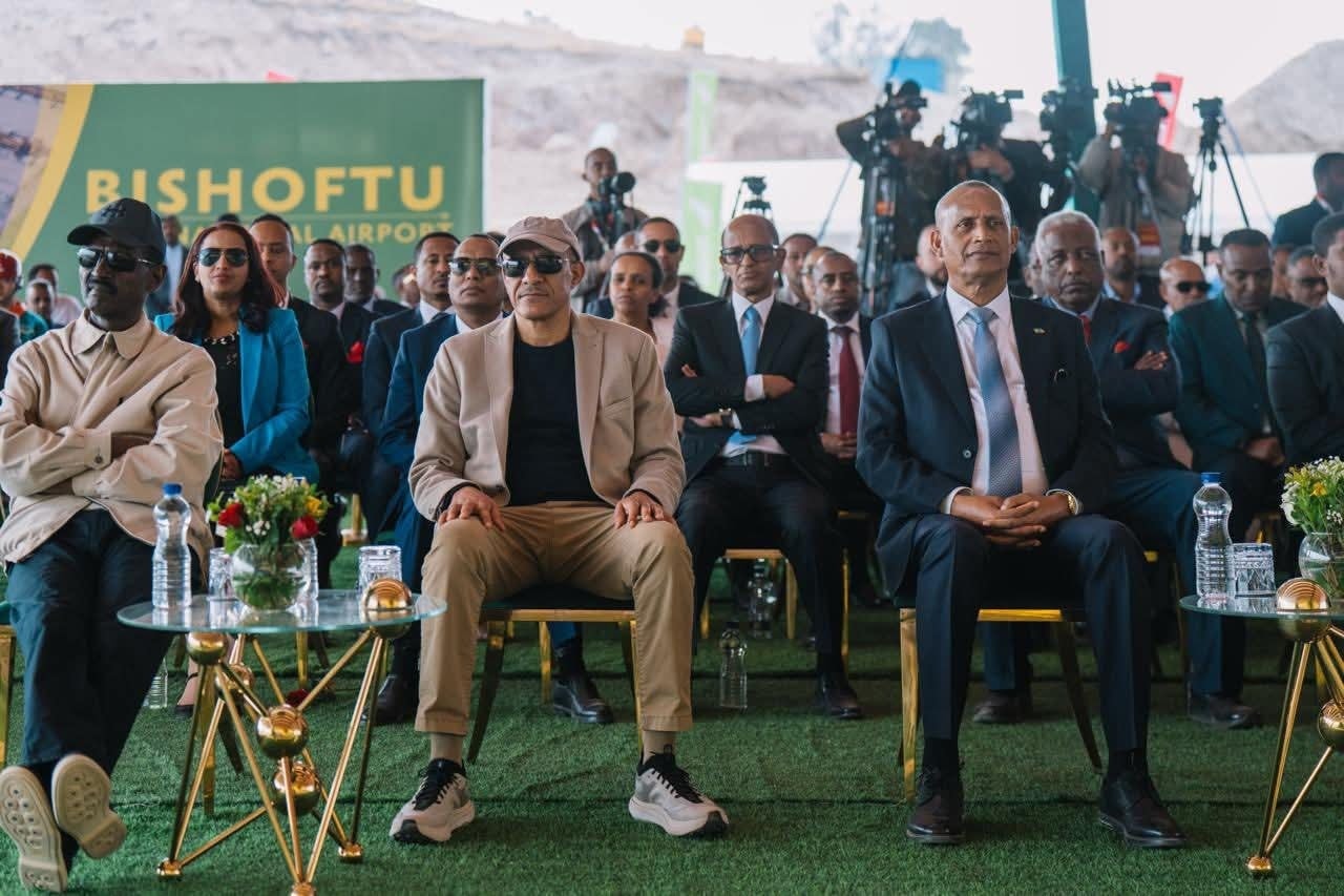 You are currently viewing ጠቅላይ ሚኒስትራችን በጉባ ካበሠሯቸው ሜጋ ፕሮጀክቶች አንዱ የሆነውንና በአፍሪካ ግዙፉን የአውሮፕላን ማረፊያ ግንባታ ዛሬ በቢሾፍቱ አስጀምረናል – ምክትል ጠቅላይ ሚኒስትር ተመስገን ጥሩነህ
