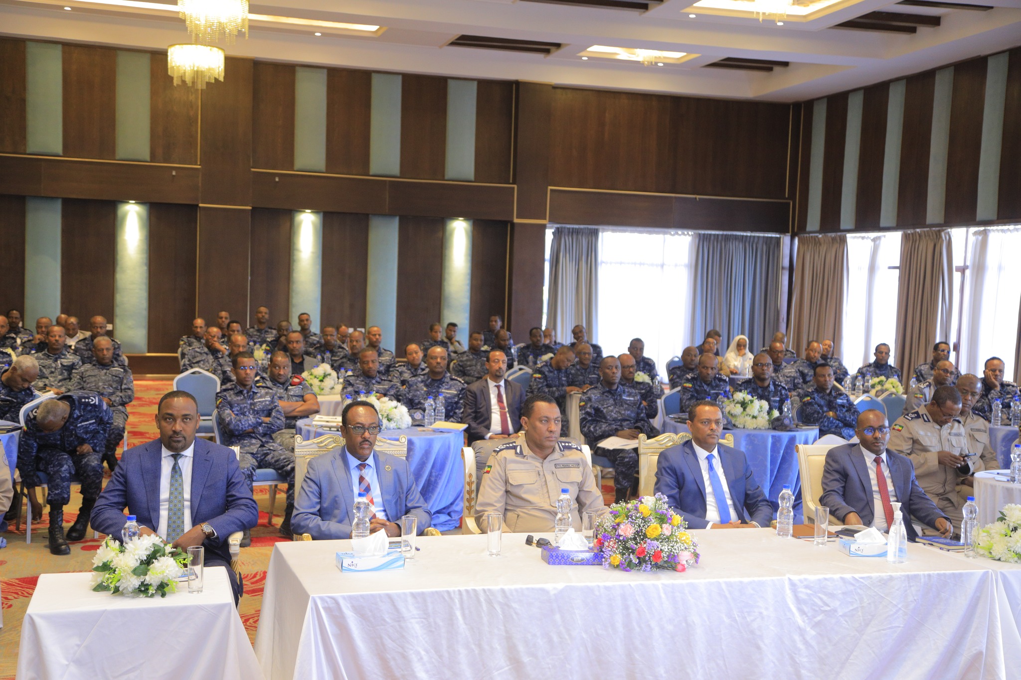 You are currently viewing ለሸኔ የሽብር ቡድን እና ለጽንፈኛው ፋኖ ቡድን ሎጂስቲክስ ሲያቀርቡ የነበሩ እንዲሁም ከሽብር ቡድኖቹ ተልዕኮ ወስደው የሰው ሕይወት ያጠፉና አካል ጉዳት ያደረሱ የፀረ-ሰላም ቡድኑን አባላት በቁጥጥር ሥር አውሎ ምርመራ እያጣረባቸው እንደሚገኝ የኢትዮጵያ ፌደራል ፖሊስ አስታወቀ