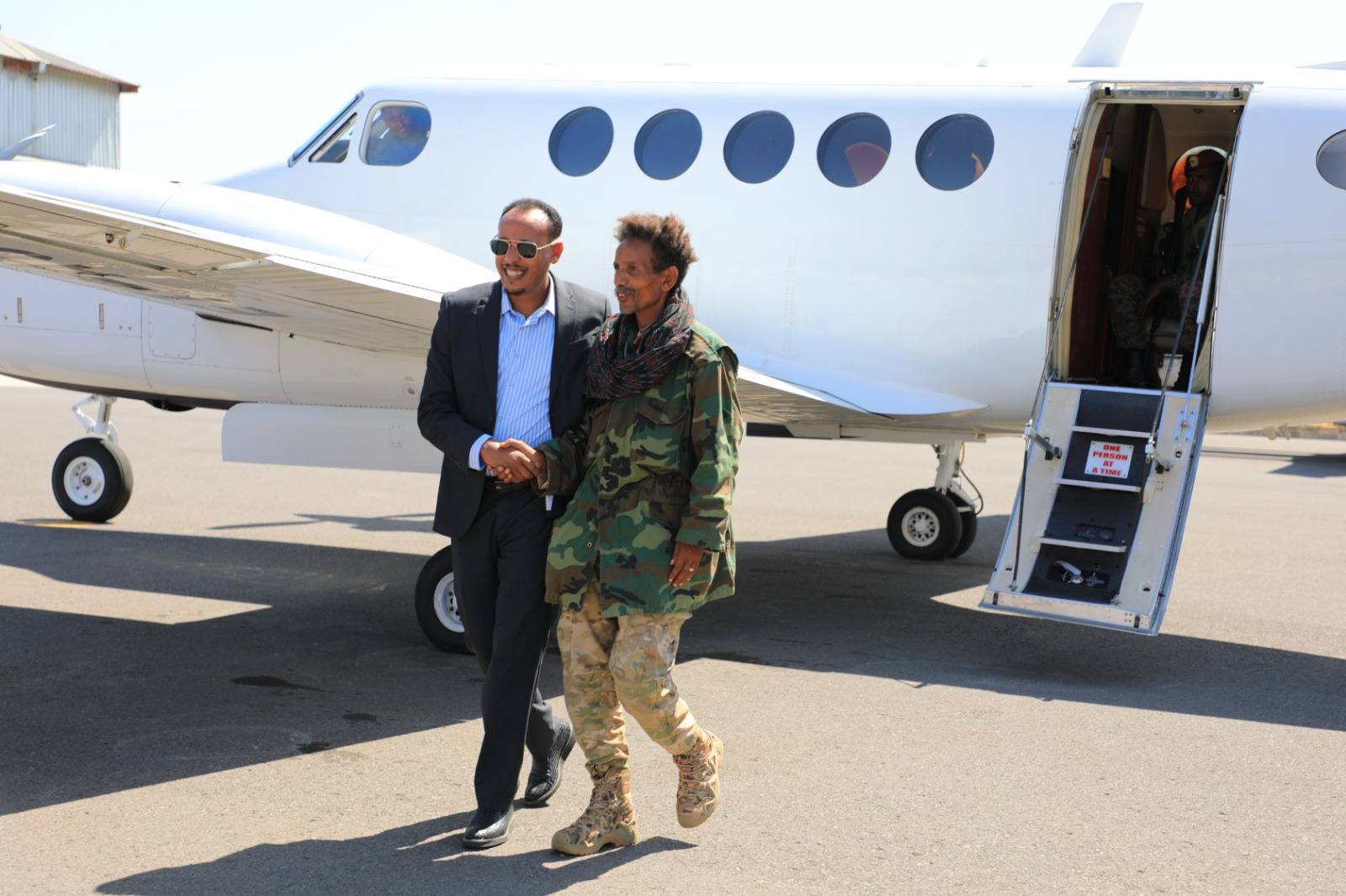 You are currently viewing የአፋህድ ምክትል ሊቀመንበር እና ወታደራዊ ዋና አዛዥ ኮሎኔል ፈንታው ሙሀባ ከእነ ሠራዊታቸው የሰላም አማራጭን ተቀበሉ