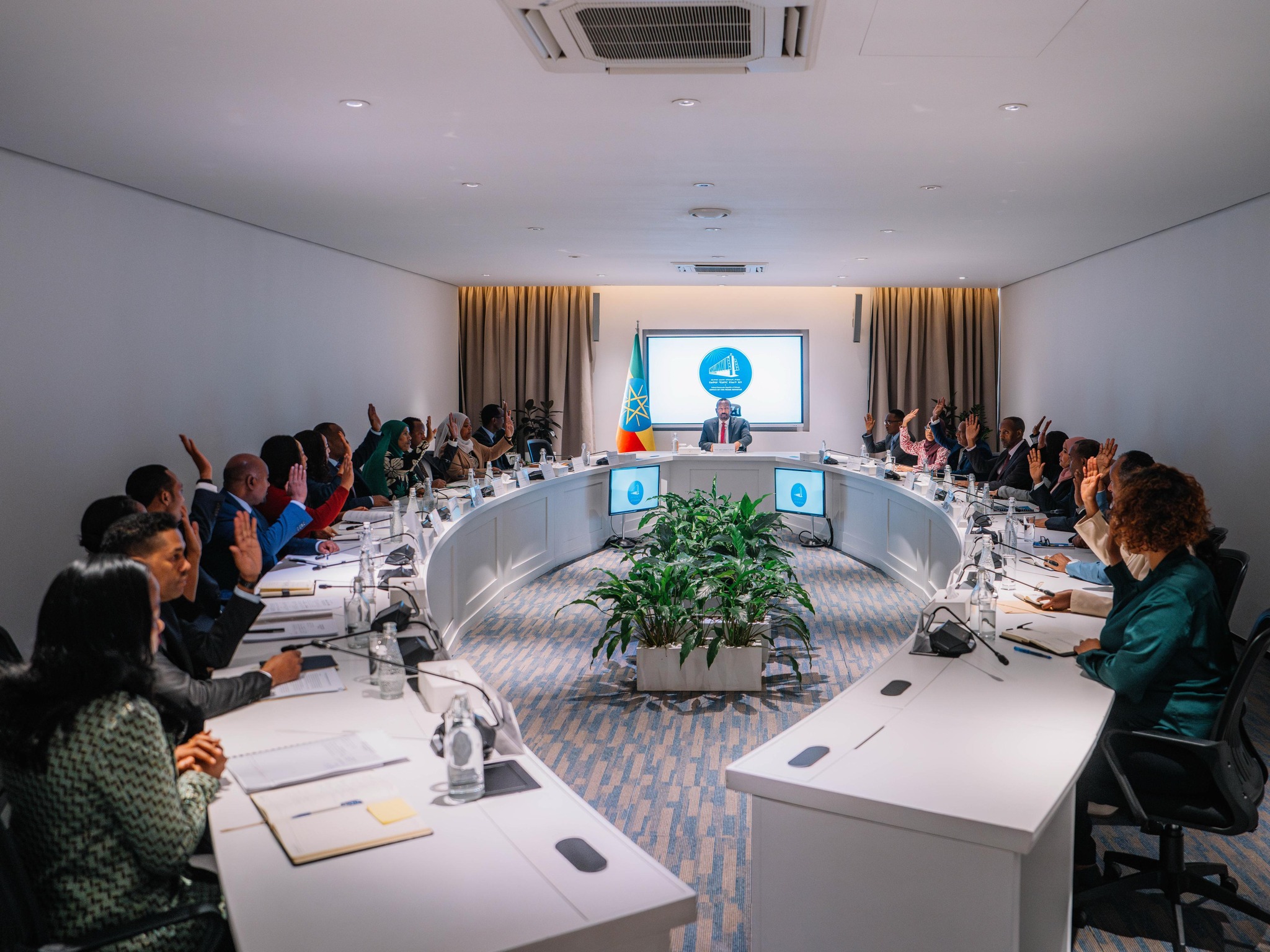 You are currently viewing የሚኒስትሮች ምክር ቤት በዛሬው ዕለት ባካሄደው 52ኛ መደበኛ ስብሰባ በተለያዩ ጉዳዮች ላይ ተወያይቶ ውሳኔ አሳለፈ