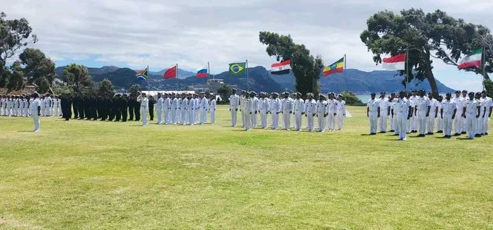 You are currently viewing በብሪክስ ሃገራት የባህር ላይ ልምምድ የተሳተፈው የኢትዮጵያ ባህር ኃይል ቡድን ወደ ሀገሩ ተመልሷል