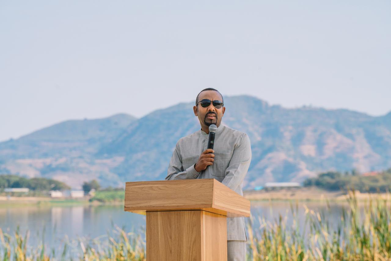 You are currently viewing ሀይቅ፤ ክርስትና እና እስልምና በፍቅርና ተዋህደዉ የጸኑበት ድንቅ አካባቢ ነው — ጠቅላይ ሚኒስትር ዐቢይ አሕመድ