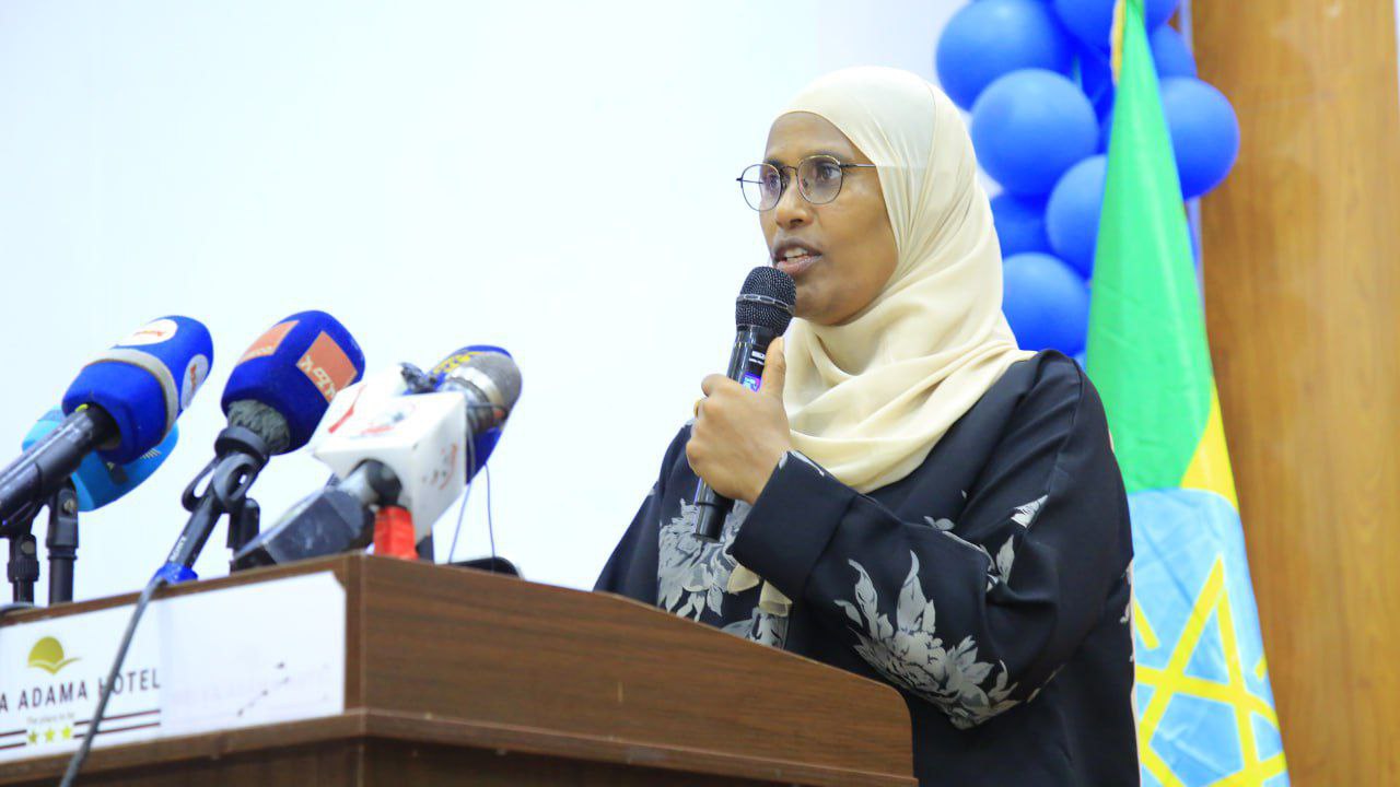 You are currently viewing የኮሪደር ልማት የመንግስት እሳቤዎችን ግዝፈት፣ የልማት አካታችነትንና የስራ ጥራትን በግልጽ ያሳየ መሆኑን ወ/ሮ ጫልቱ ሳኒ ተናገሩ