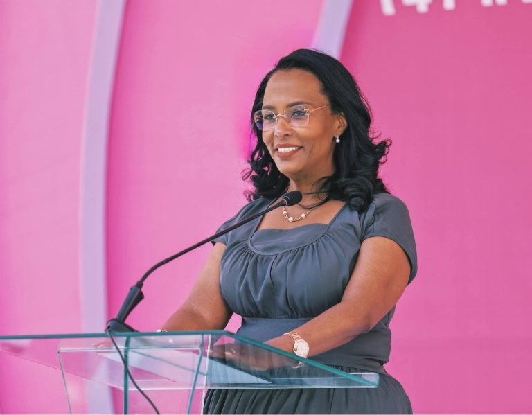 ለከፋ ማህበራዊ ችግር ተጋልጠው ይኖሩ የነበሩ 909 ሴቶችን በተለያዩ የሙያ ዘርፎች አሰልጥነን በማስመረቅ ወደ ስራ አሰማርተናል - ከንቲባ አዳነች አቤቤ