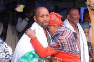 Read more about the article በመሬት መንሸራተት አደጋው ለተጎዱ ወገኖች የሚደረገው ሰብዓዊ ድጋፍ ተጠናክሮ ይቀጥላል -የኢትዮጵያ አደጋ ስጋት አመራር ኮሚሽን