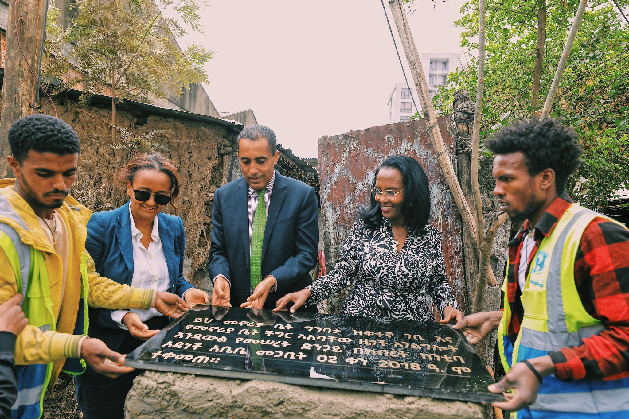 You are currently viewing የሁለት ባለ 9 ወለል (G+8) ሕንፃዎች ግንባታ ለማስጀመር የመሠረት ድንጋይ አስቀምጠናል – ከንቲባ አዳነች አቤቤ