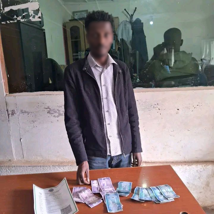 You are currently viewing ” ያላገባ ማስረጃ ” ለመስጠት 3ሺህ ብር ጉቦ የተቀበለ ተጠርጣሪ በቁጥጥር ስር ዋለ